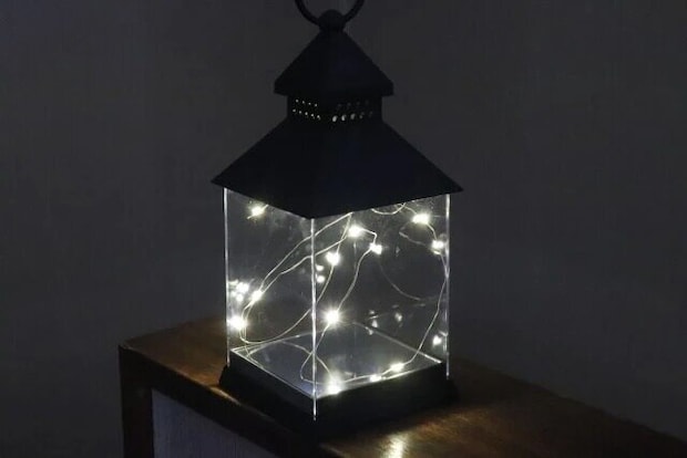 ダイソーのキレイなランタンライト