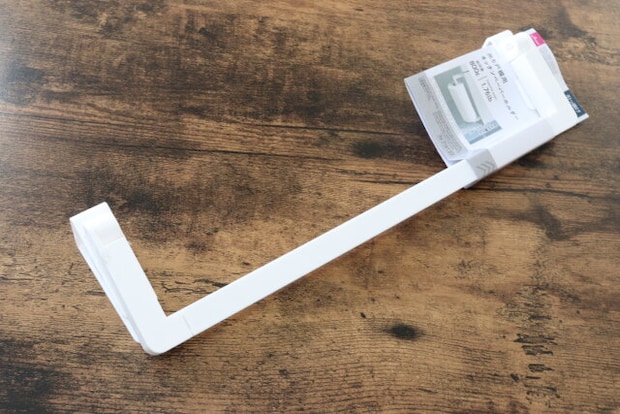 ダイソーのnoma 吊り戸棚用キッチンペーパーホルダー