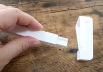 ダイソーで救世主見つけた！マグネットも粘着も使えない…キッチンを快適にする便利グッズ