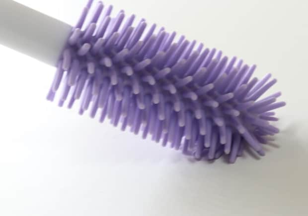 ダイソーのコレ騙されたと思って使ってみて！見た目はちょっとアレだけど…使い勝手の良いブラシ