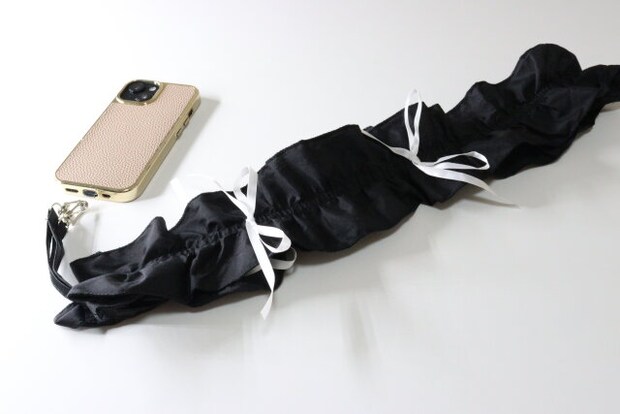 ダイソー ショルダーストラップ(くしゅくしゅリボン、シート付き) ダイソーの可愛いショルダーストラップ(くしゅくしゅリボン、シート付き)