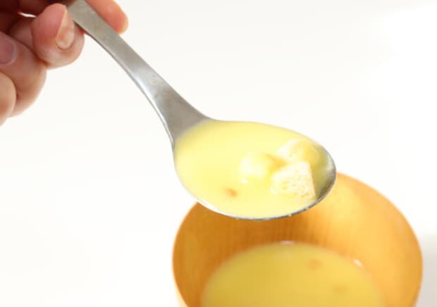 100均についに専用品が出た~!料理がより美味しく感じる♡一度使うと手放せなくなるスプーン