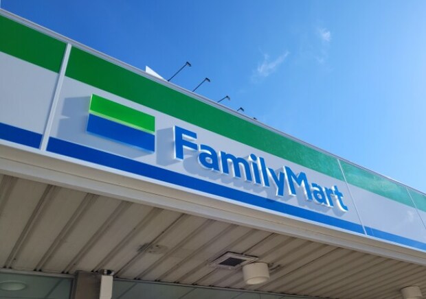 ファミマでガチで奪い合いになりそう！人気グループのメンバー監修♡期間限定コラボグルメ6連発