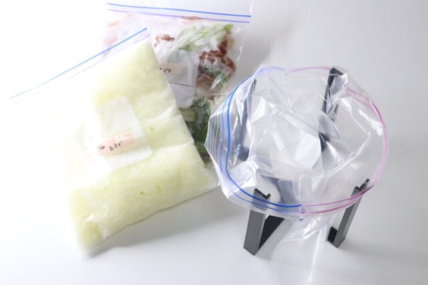 ダイソーの袋詰めできるキッチンマルチスタンド（S）