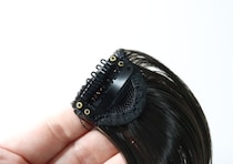 まさかのダイソーにあるなんて…！手軽に試せて簡単に印象チェンジ♡前髪ウィッグをお試し！