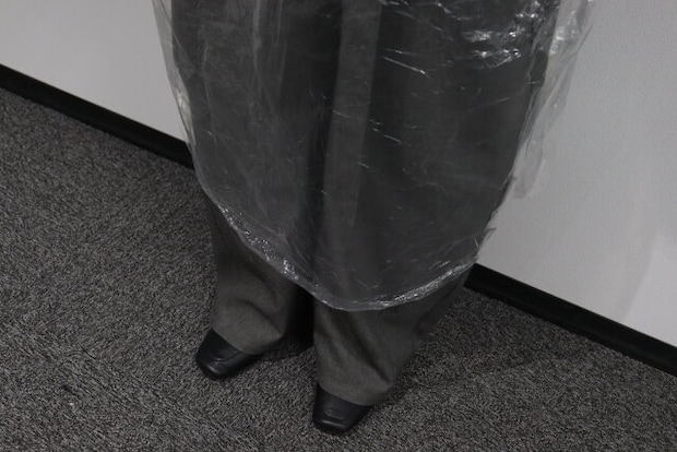 セリア ケース付きレインコート 大人用 セリアのケース付きレインコート 大人用は着丈が長め