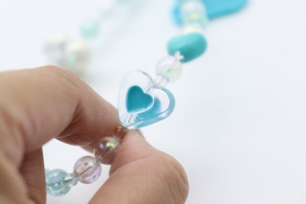 ビーズキーホルダー（ケアベア、B）　ハート型ビーズ