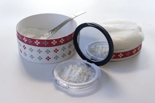 ダイソー　ミラー付きパウダーケース　パフ1Pセット