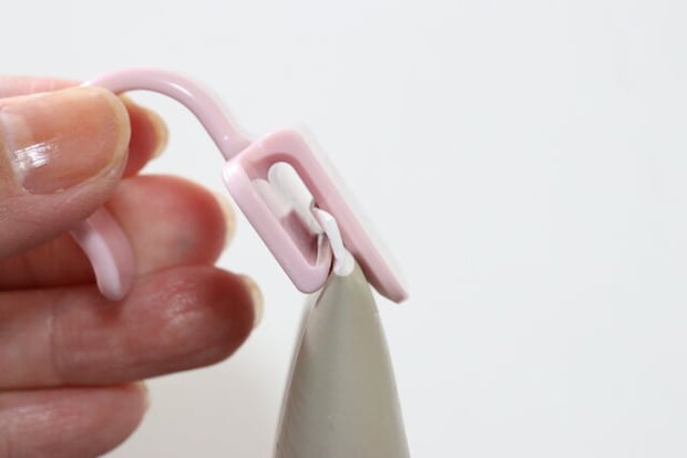 チューブホルダーM/Mハッピーライフ 挟んだ様子 チューブホルダーM/Mハッピーライフ 挟んだ様子