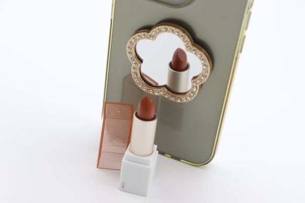 ダイソー　スマホミラー（フチビジュー）　使用例　映り