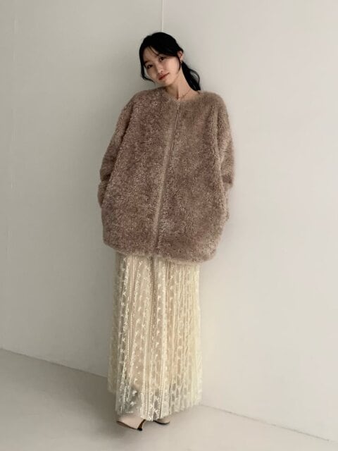 ワントーンコーデ 2025冬大人女性ボアブルゾンワントーンコーデ