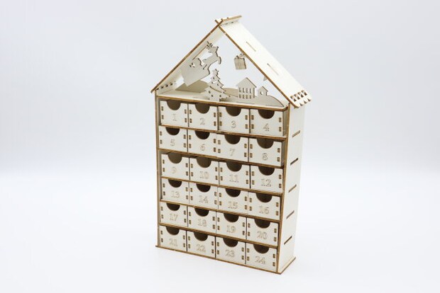 ウッドアドベントカレンダーキット（ハウス型）　完成