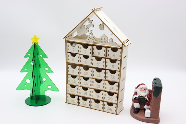 ウッドアドベントカレンダーキット（ハウス型）　ディスプレイ