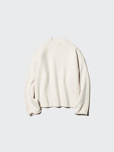 ユニクロのスフレヤーンモックネックセーター