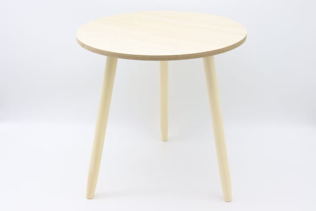 ダイソーのサイドテーブルの完成例