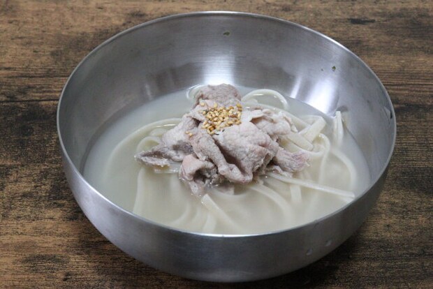 セリア　ステンレス冷麺器　面料理