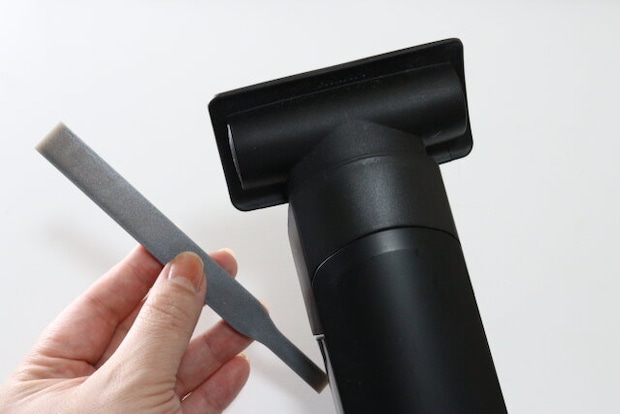 セリア　掃除機ヘッドスクレーパー　小さいヘッド　使用例　溝