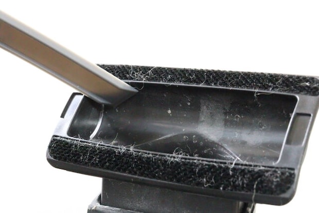 セリア　掃除機ヘッドスクレーパー　大きいヘッド　使用例