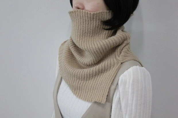 ダイソー　タートルネックウォーマー