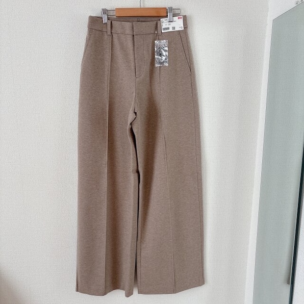 ユニクロ　ブラッシュドジャージーワイドパンツ　BEIGE
