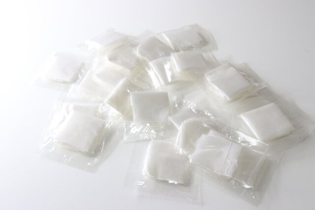 持ち運びやすいポリエチレン手袋 50枚入り 入り数 持ち運びやすいポリエチレン手袋 50枚入り 入り数