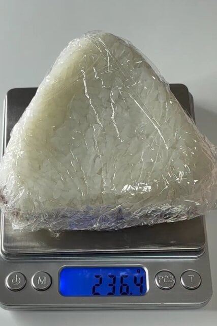 2段おにぎり弁当箱　おにぎりの重さ