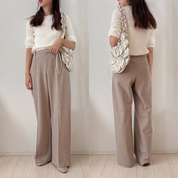 白ニットきれいめコーデ ユニクロブラッシュドジャージーワイドパンツ白ニットきれいめコーデ