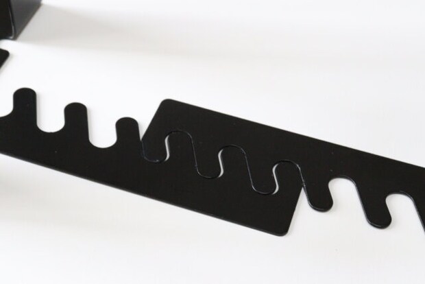 セリアのブックスタンド ストッパータイプの凹凸部分