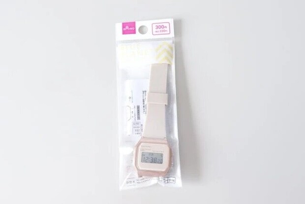 ダイソー　デジタルウォッチ（ブループラネット、ベージュ）　パッケージ