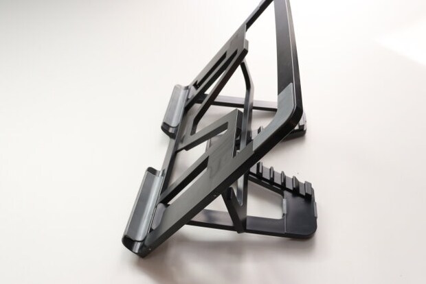 6段階調節タブレットスタンド　完成形