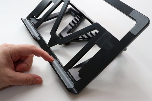 6段階調節タブレットスタンド　すべり止め