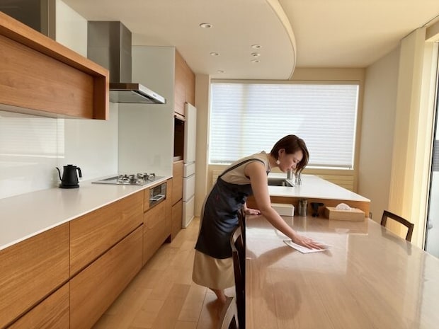 掃除と片付けを同時にやろうとする