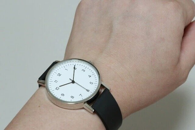 ダイソー　シンプルデザインウォッチ
