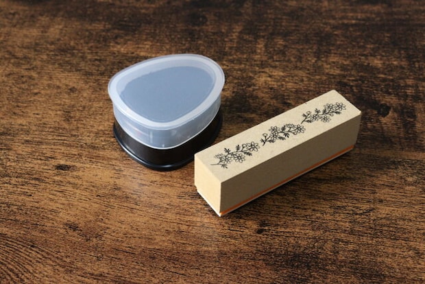 ダイソーの布におせるスタンプインクパッド ブラックはハンドメイドにおすすめ