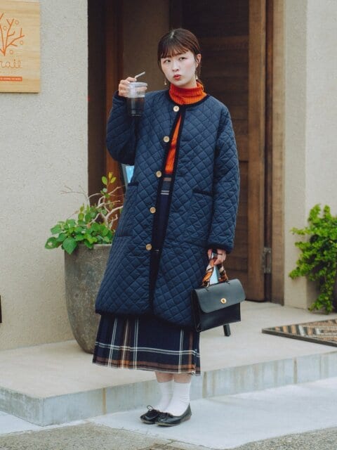 キルティングロングコートコーデ 2025冬大人可愛いキルティングロングコートコーデ