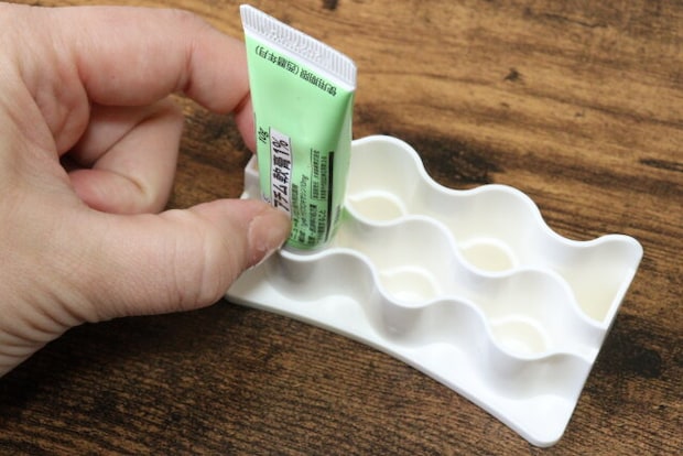 すきまにピッタリ 軟膏スタンド 使用方法 すきまにピッタリ 軟膏スタンド 使用方法
