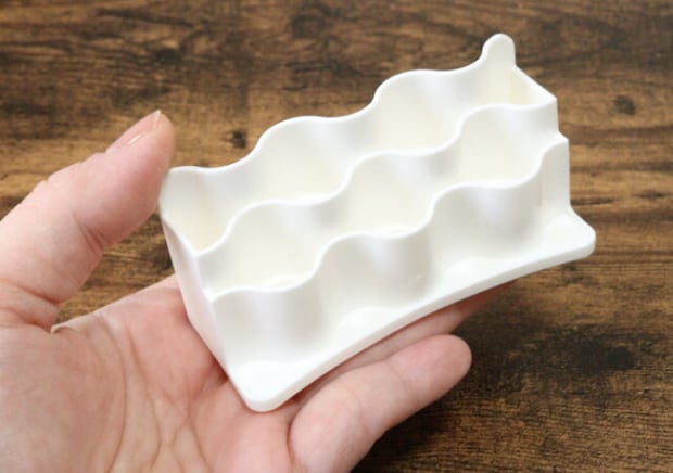 「中で埋もれてストレスだった！」立てて収納できる便利な100均スタンド