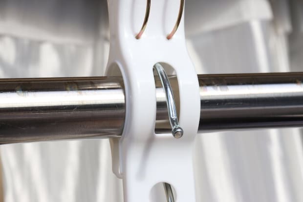 ハンガーも固定できる洗濯バサミ(3個) ダイソー ハンガーも固定できる洗濯バサミ(3個) ダイソー 挟む