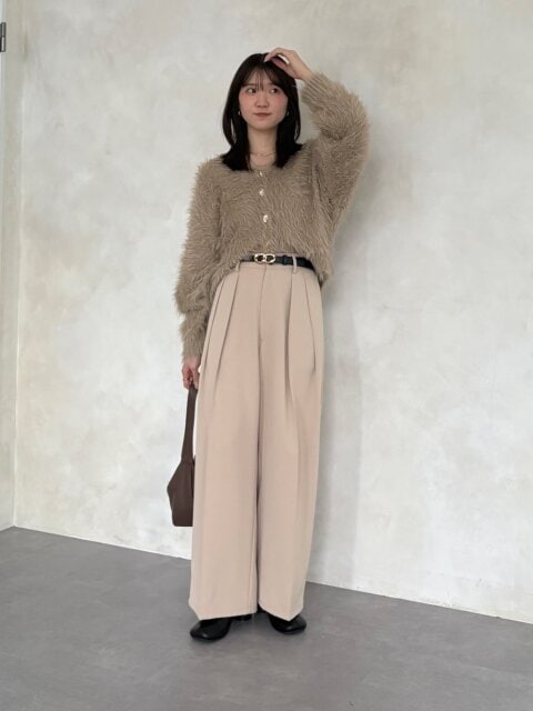 ベージュシャギーニットコーデ 2025冬大人女性おすすめベージュシャギーニットコーデ