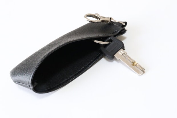 キーホルダー付き 革風キーケース 鍵装着 キーホルダー付き 革風キーケース 鍵装着