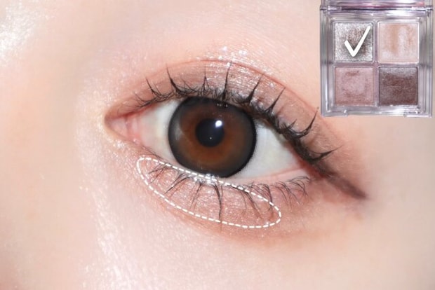 ⑥ラメを涙袋の中心に塗り、影を描きます ⑥ラメを涙袋の中心に塗り、影を描きます