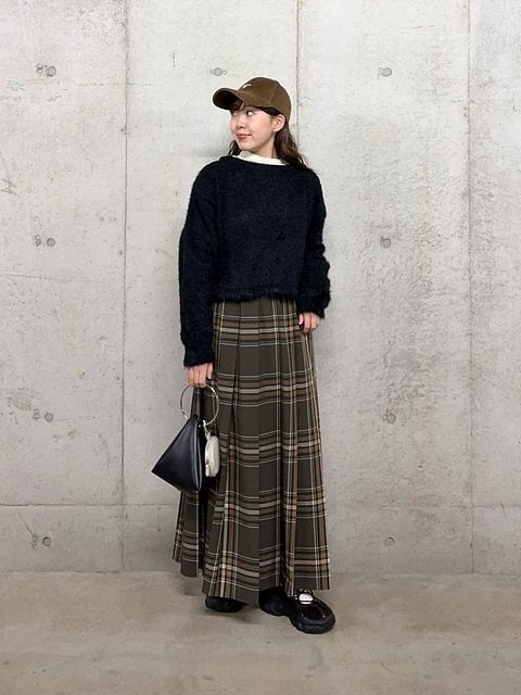 黒ニットコーデ5