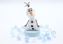 「部屋がTDLになったわ…」「可愛すぎる！」オラフの多機能ライト付きムック