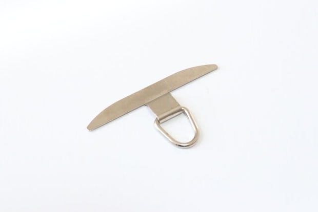 ダイソーステンレス製スマホストラップホルダーシルバー丈夫