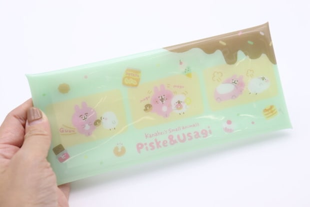ダイソーのペンケース カナヘイの小動物の表のデザイン