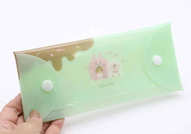 ダイソーのペンケース カナヘイの小動物の裏のデザイン