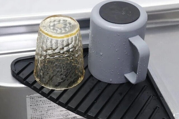 ダイソーのシンク三角シェルフ