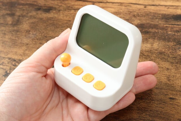 ゲーム機型デジタル時計　サイズ感