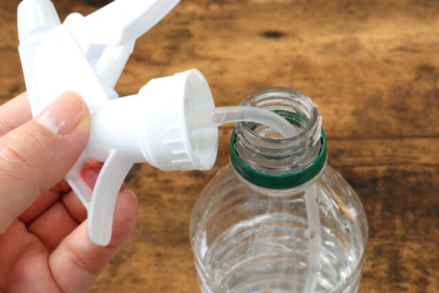 ダイソー逆さで使えるスプレーヘッド使い方