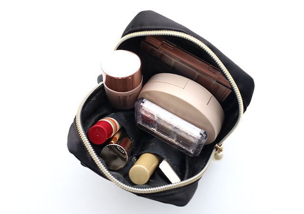 ALEXANDRE DE PARIS[アレクサンドル ドゥ パリ]乙女の身だしなみ3点セットポーチ使用例